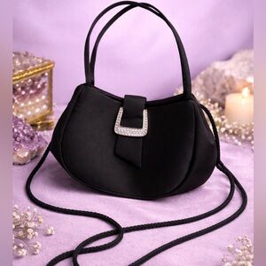 💜Vintage la regale clutch or shoulder bag. Rhinestone magnetic closure✨